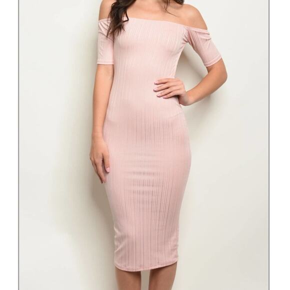 NWT Pink Off The Shoulder Dress Size Medium - Picture 3 of 4